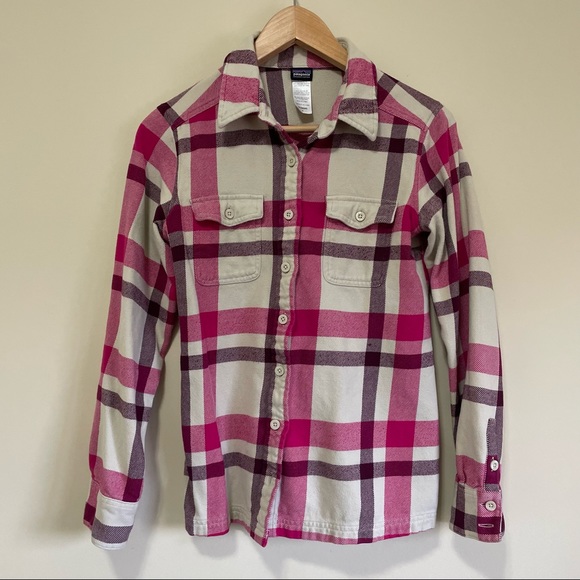 Patagonia Plaid shirt - Picture 2 of 7